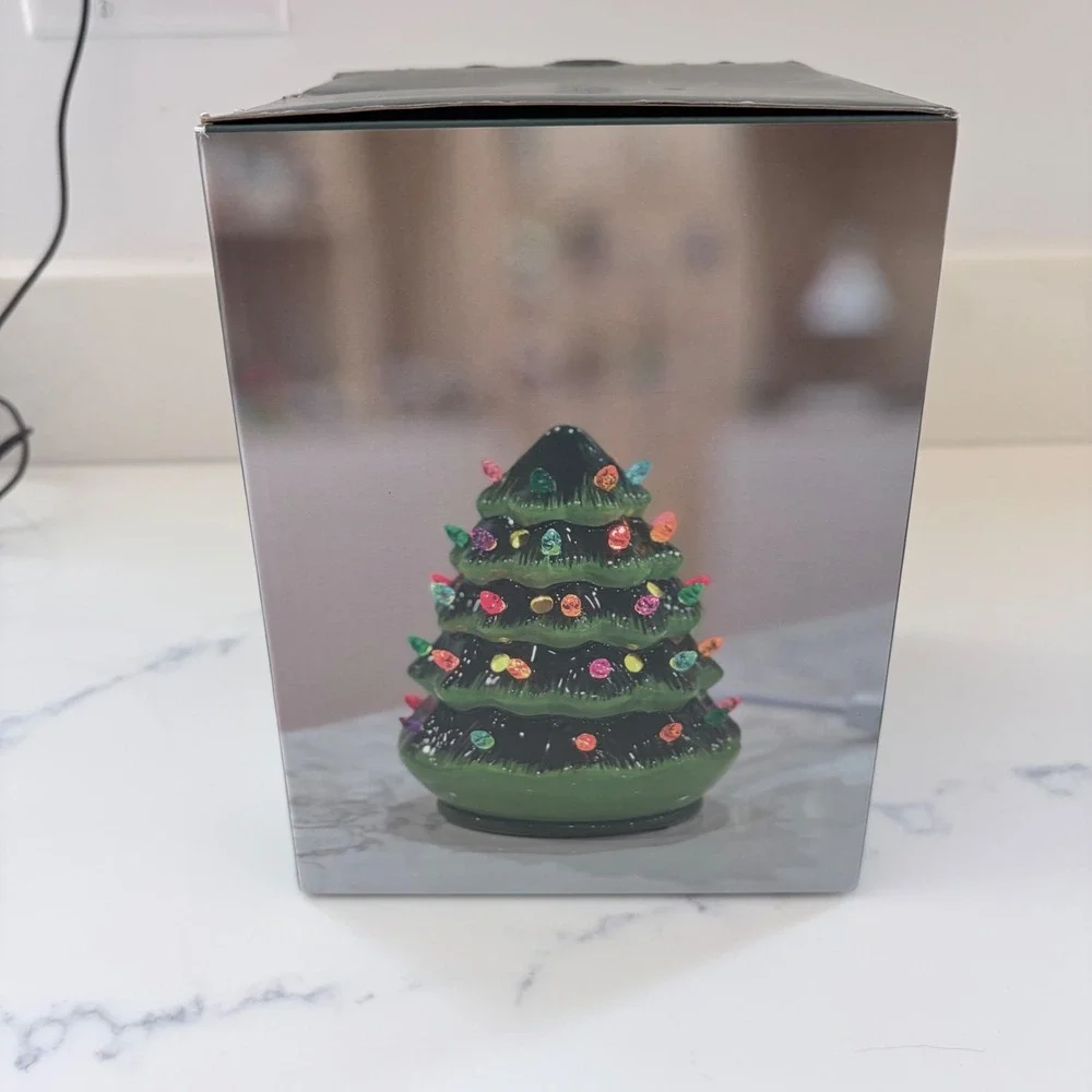Hobby Lobby Nostalgic Lighted Christmas Tree Holiday Wax Warmer Ceramic Green